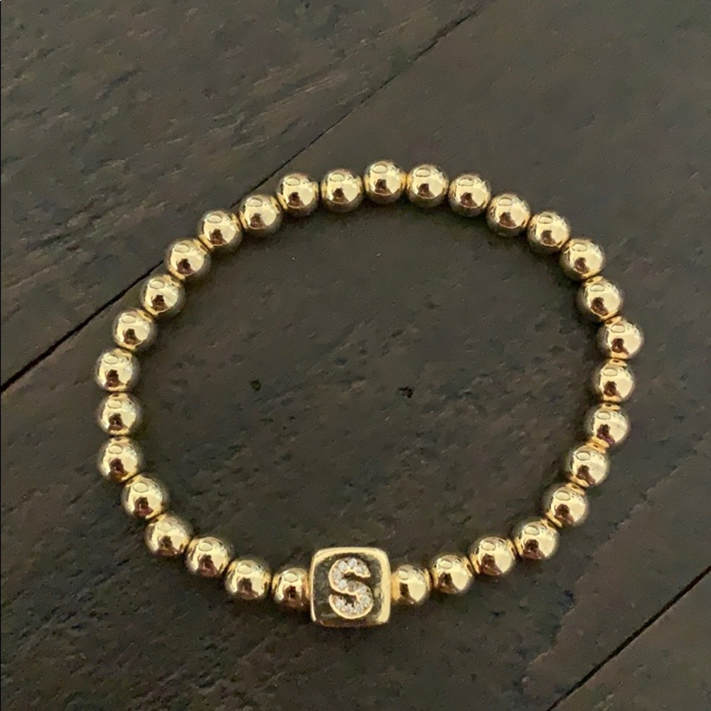 “S” gold beaded bracelet